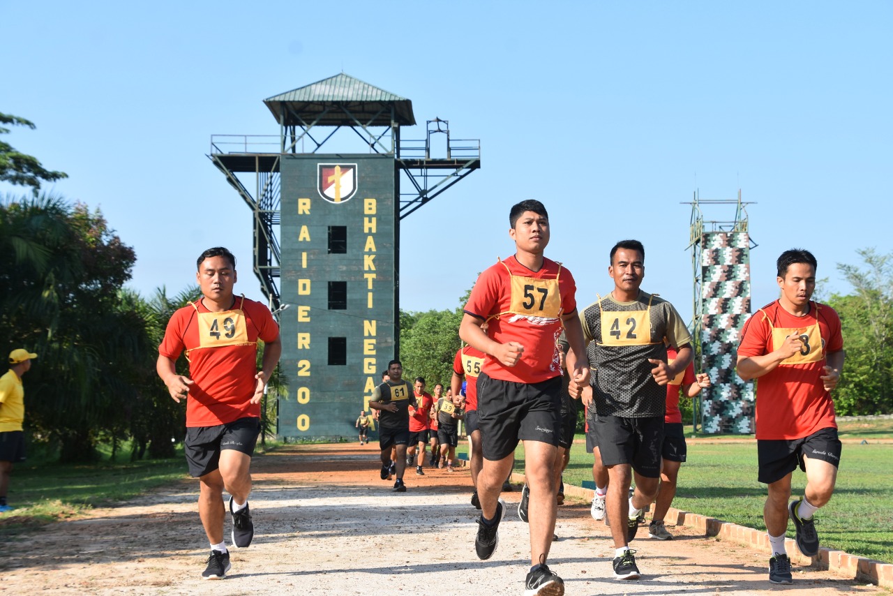 PRAJURIT JAJARAN KOREM 044/GAPO MELAKSANAKAN SAMAPTA PERIODIK II TA 2019