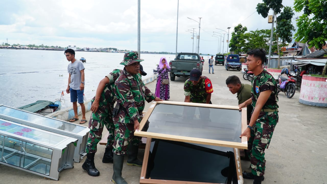 21. Kusen diangkut ke kapal
