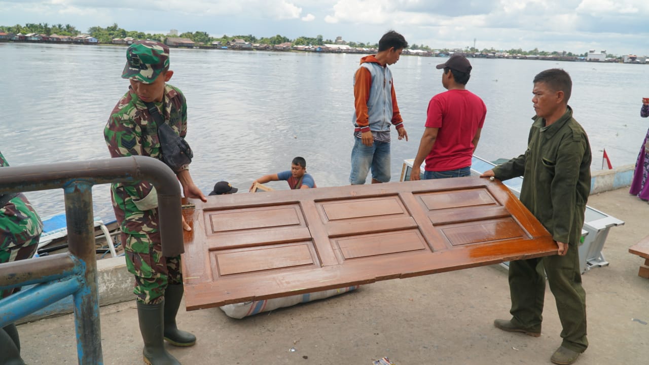 23. Daun Pintu diangkat
