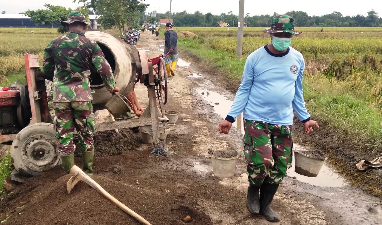 Sertu Nav Santio Yang Getol di Pembangunan Talud TMMD