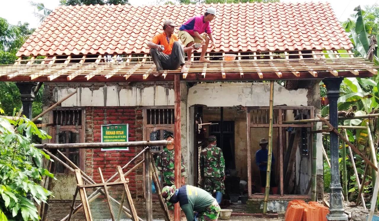 ”Alhamdulilah Dibangun Pak Tentara Rumah Saya Menjadi Bagus”