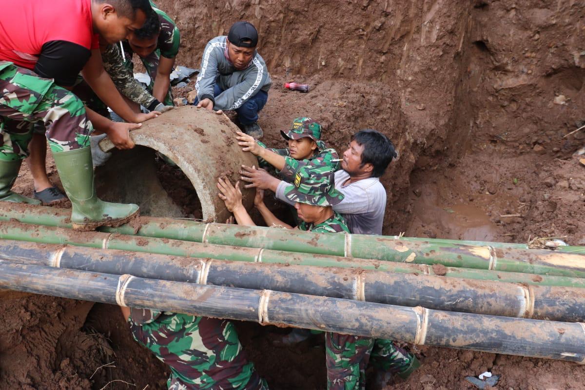 TEKAD BERSAMA WARGA SUMBERMALANG BANGUN GORONG – GORONG