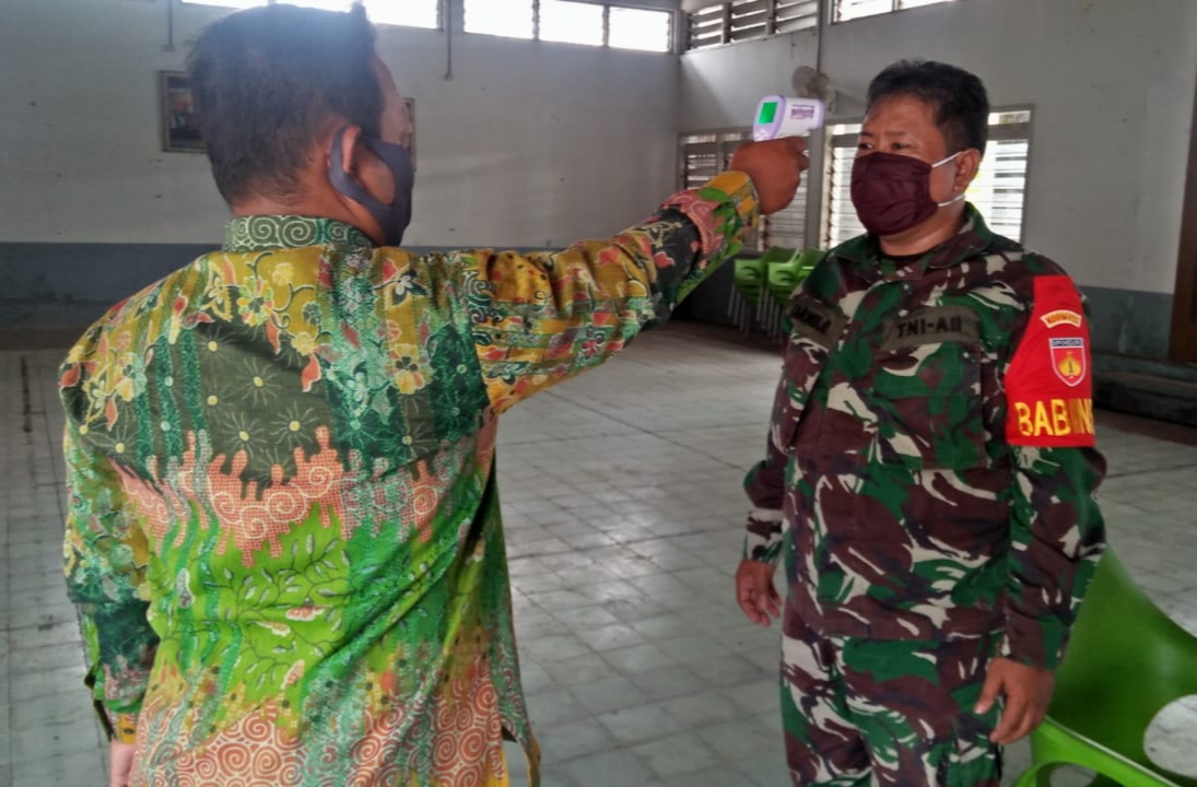 Tangkal Covid-19, Satgas TMMD Kodim Kudus Test Suhu Tubuhnya