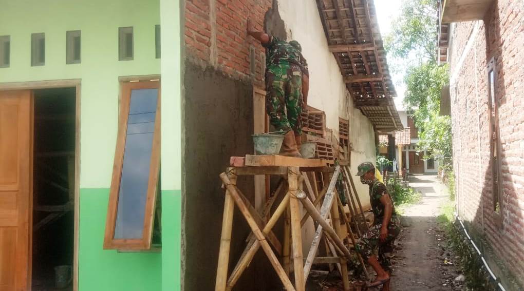 Penambahan Personil TNI di Rehab Rumah Warsumi