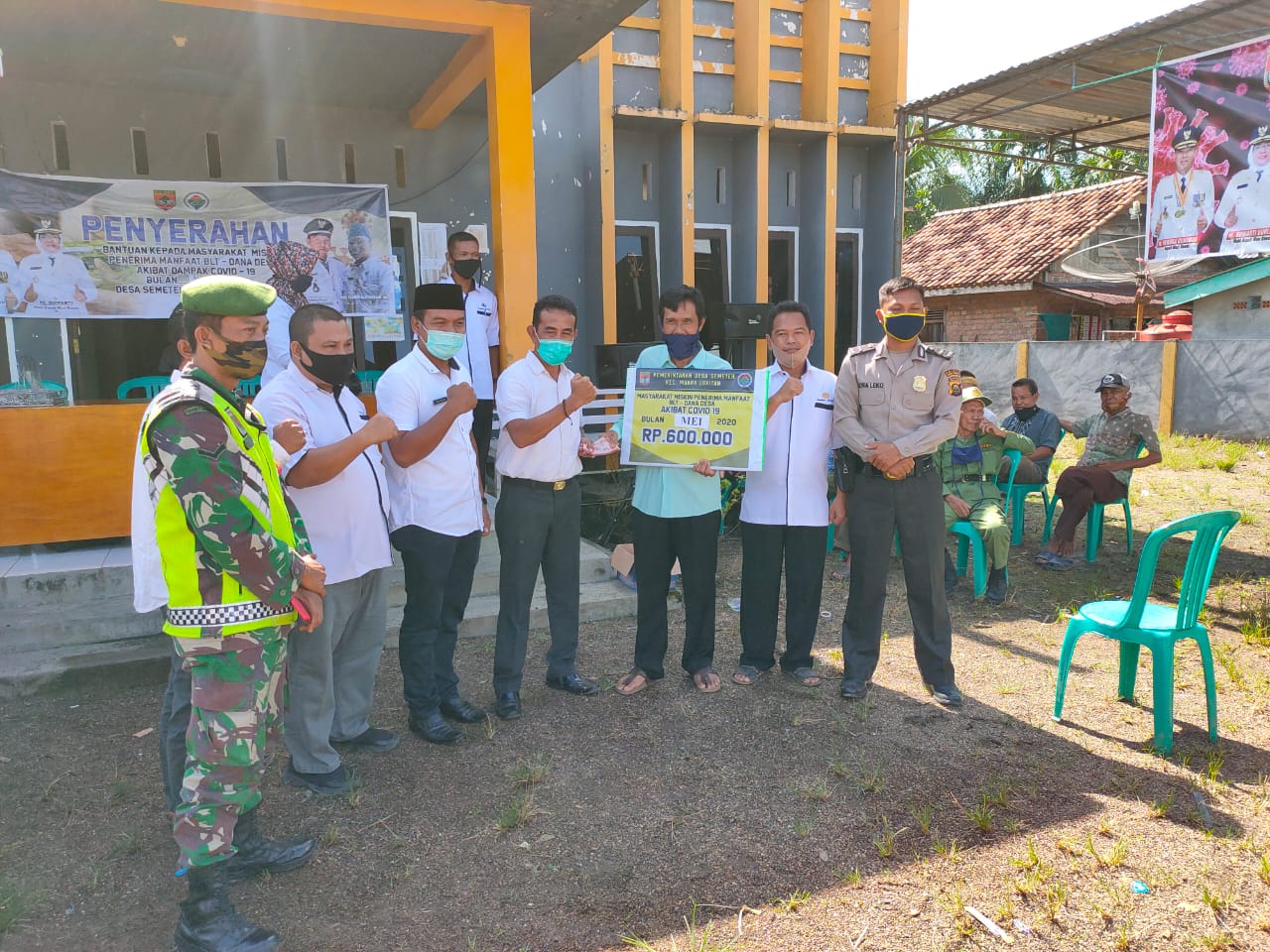 Pencairan BLT Tahap Dua Di Desa Semeteh Berjalan Sukses