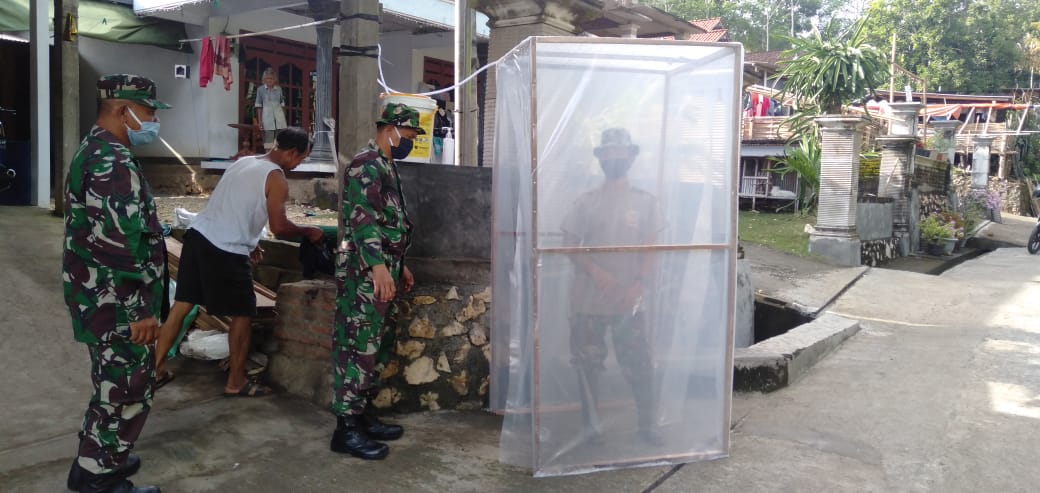 Kapten Inf Djoko Cek Kelengkapan Material di Sasaran MCK