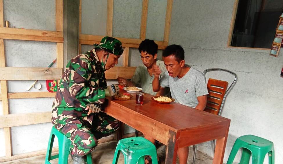 Warung Menjadi Sarana Strategis Untuk Sosialisasi TMMD