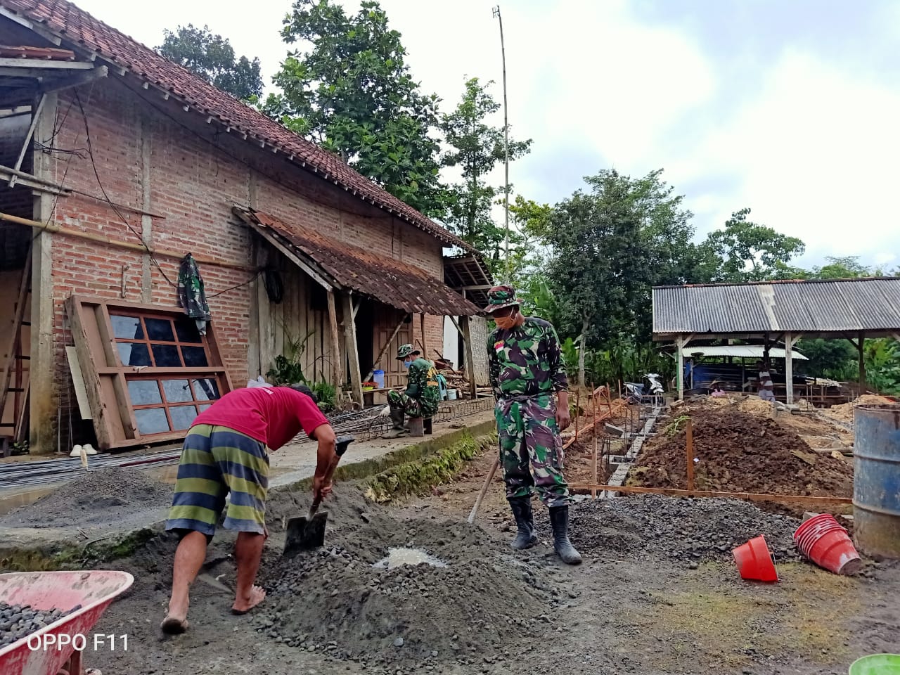 Pengadukan Bahan Bangunan Sesuai dengan Aturan, Hasil Akan Baik
