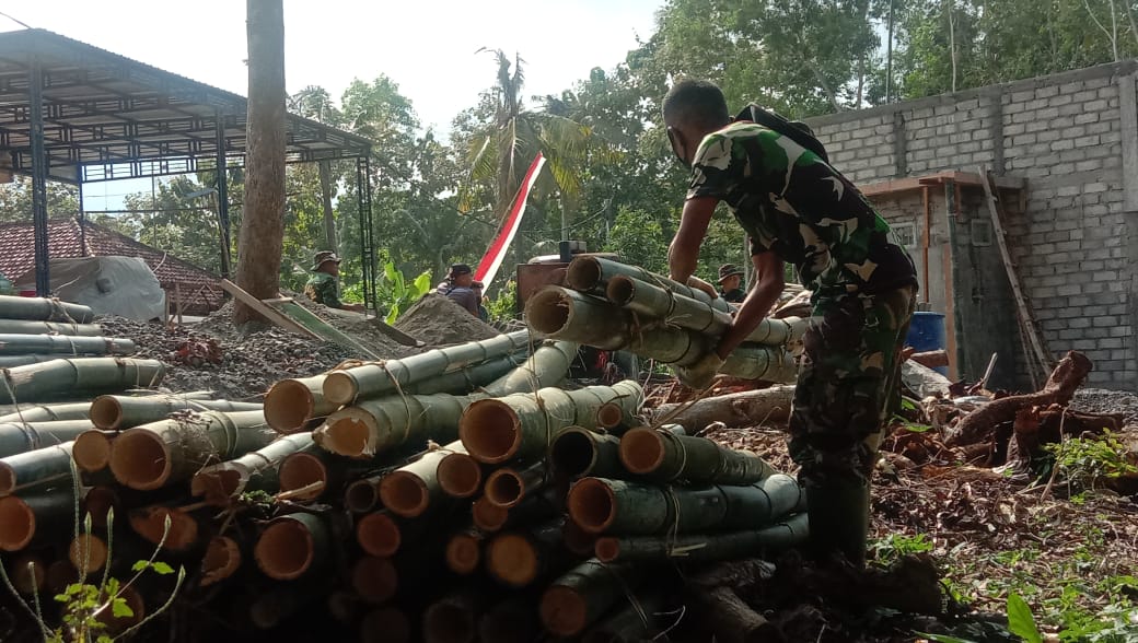 Bambu Cukup Tersedia di Desa Ngepoh