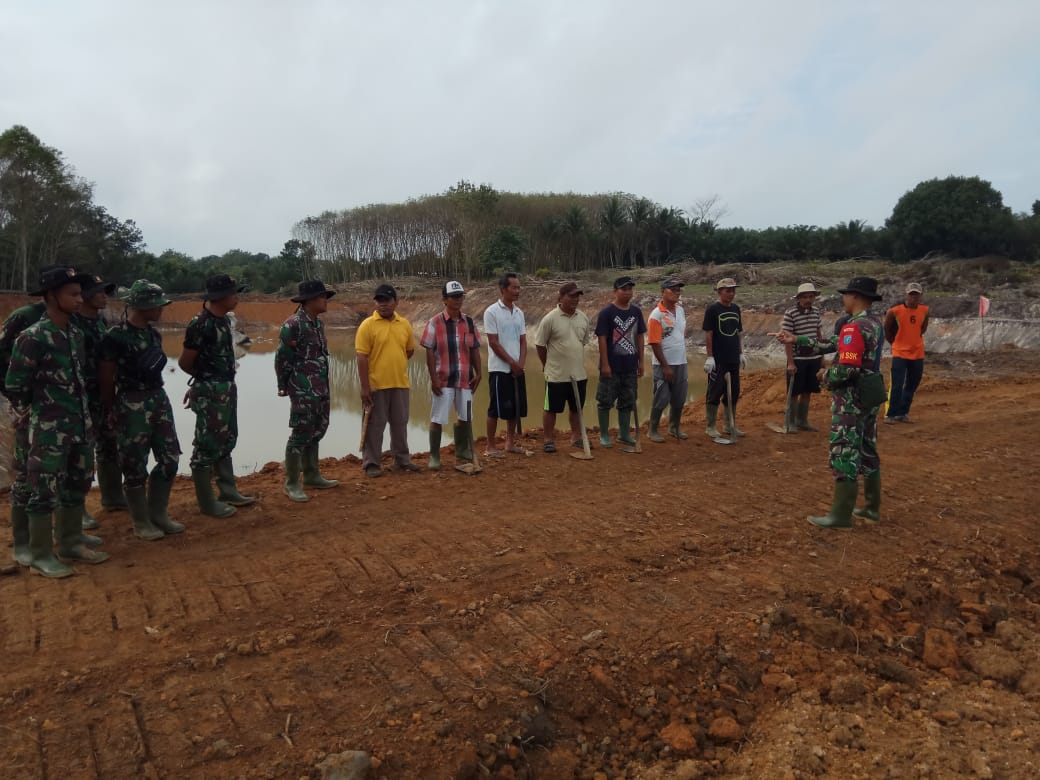 APEL PAGI SATGAS TMMD DI LAKSANAKANA UNTUK MEMBERI MEMOTIVASI PERSONEL