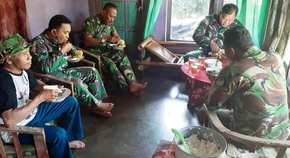Syukuran Atas Selesainya Jalan TMMD Ala Kadus Warsito