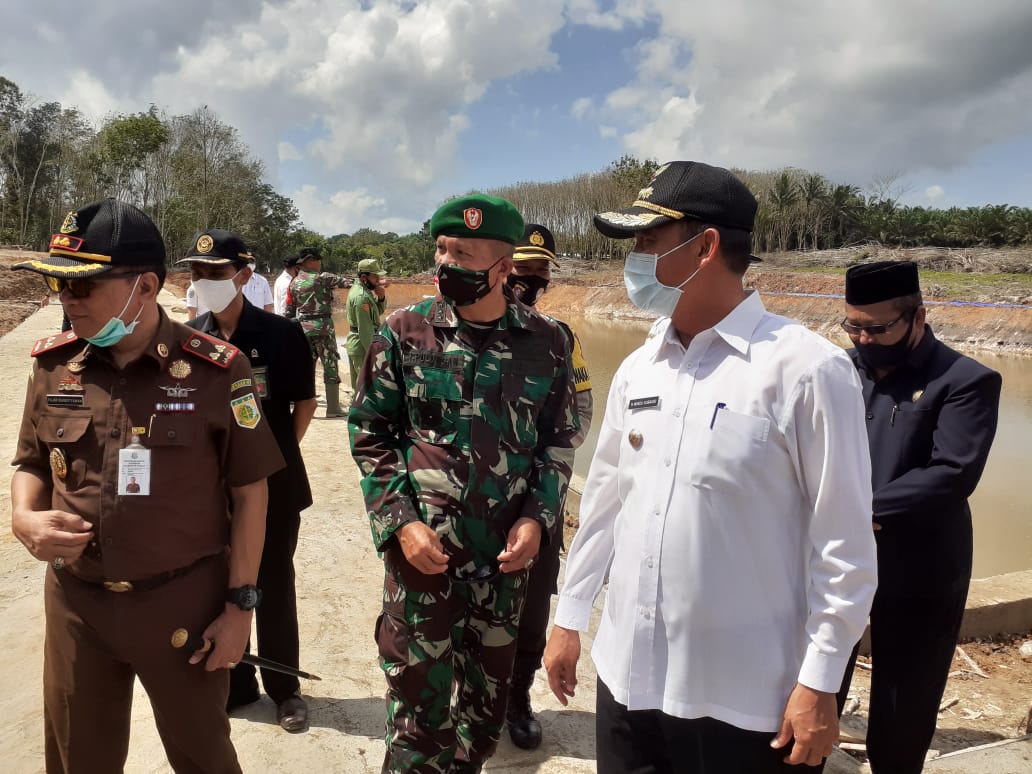 Bupati Sukamara hadiri acara penutupan kegiatan TMMD Kodim 1014/Pbun reg
