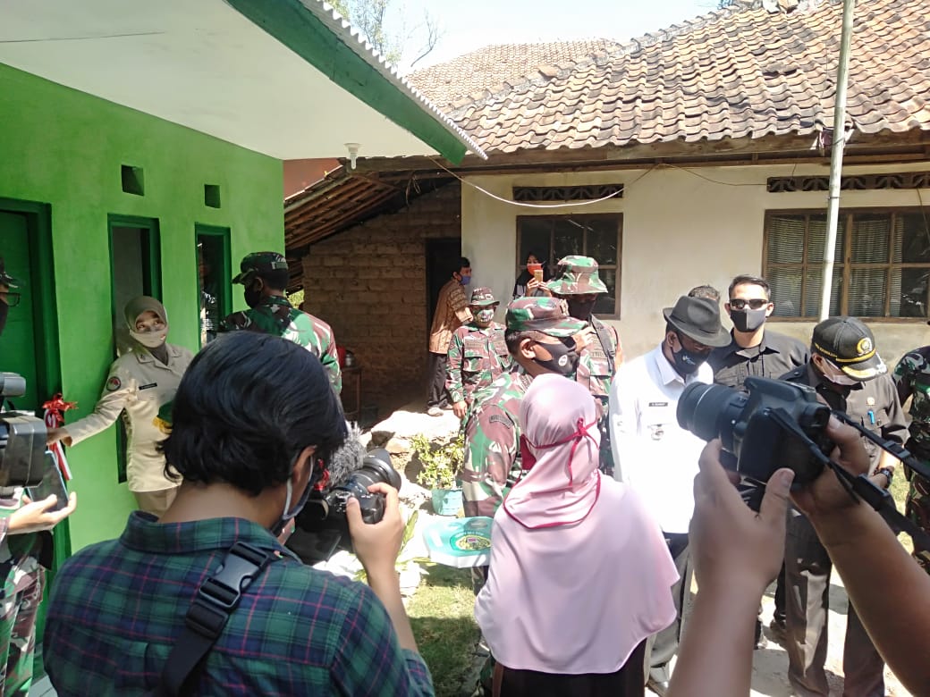 Penyerahan Kunci Rumah Rutilahu TMMD Ke-108 Kodim 0605/Subang Oleh Pangdam III/Siliwangi