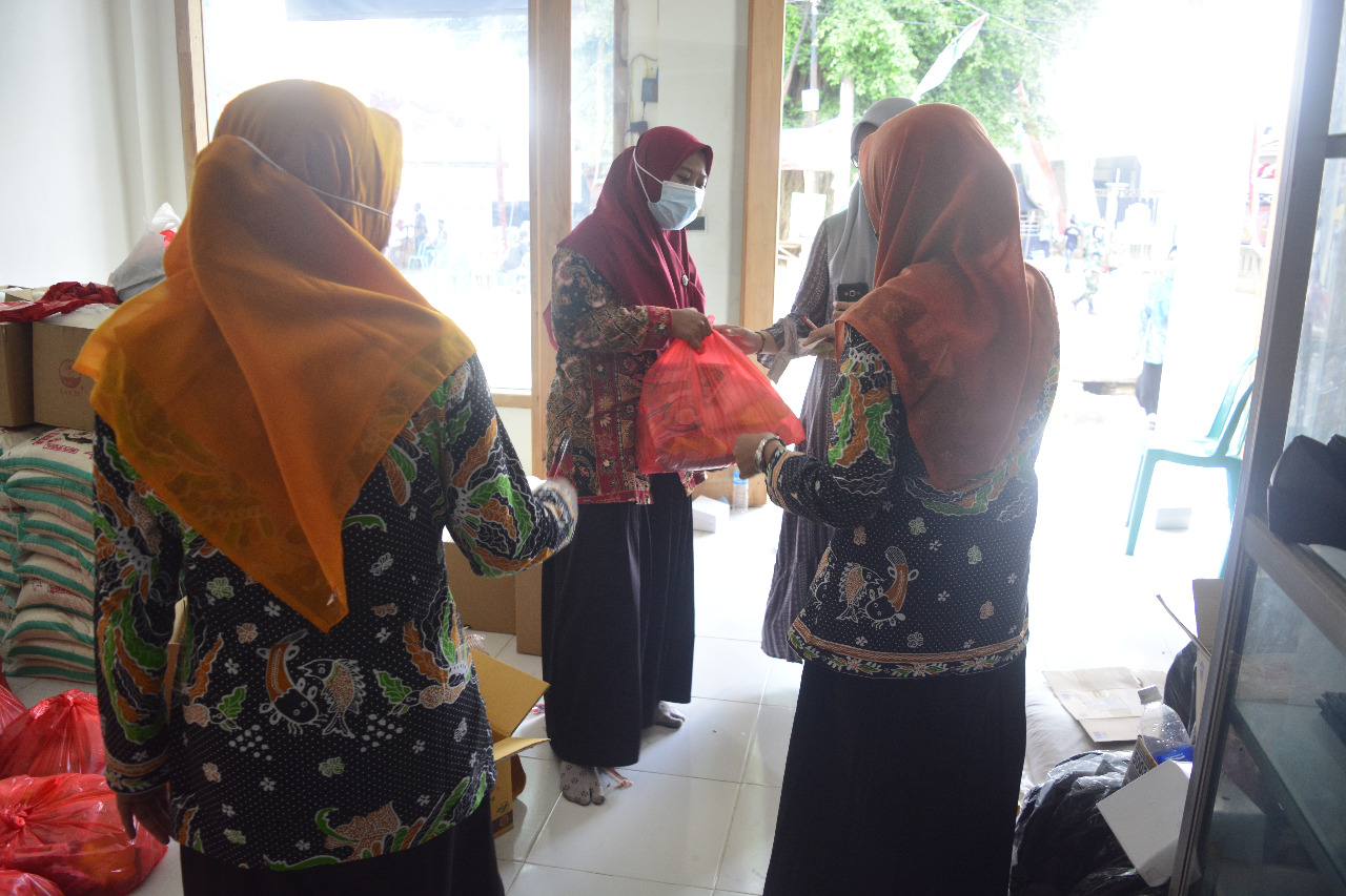 Pasar Murah di Lokasi TMMD ke – 109 di Minati Masyarakat Desa