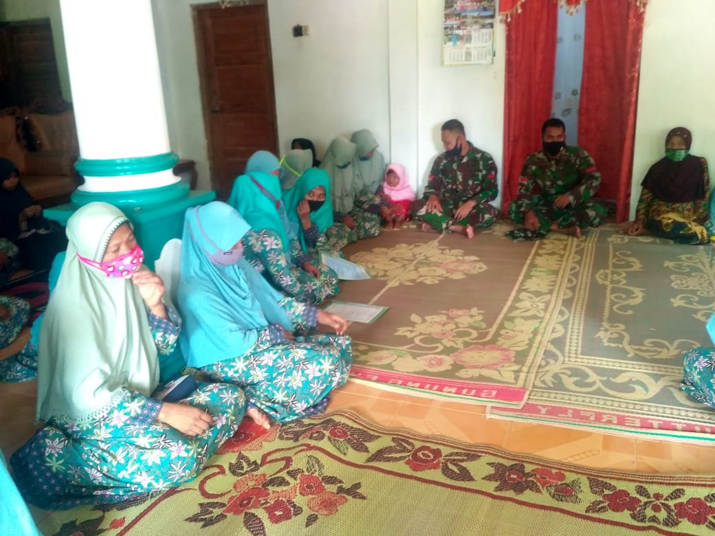 Ibu-Ibu PKK Pun Juga Dipamiti Satgas TMMD 109 Karanganyar