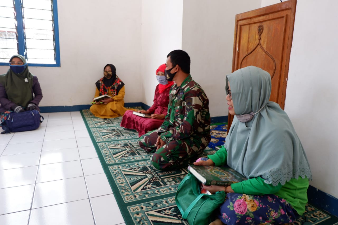 Meluangkan Waktu Untuk Kegiatan Keagamaan Bersama Ibu Ibu