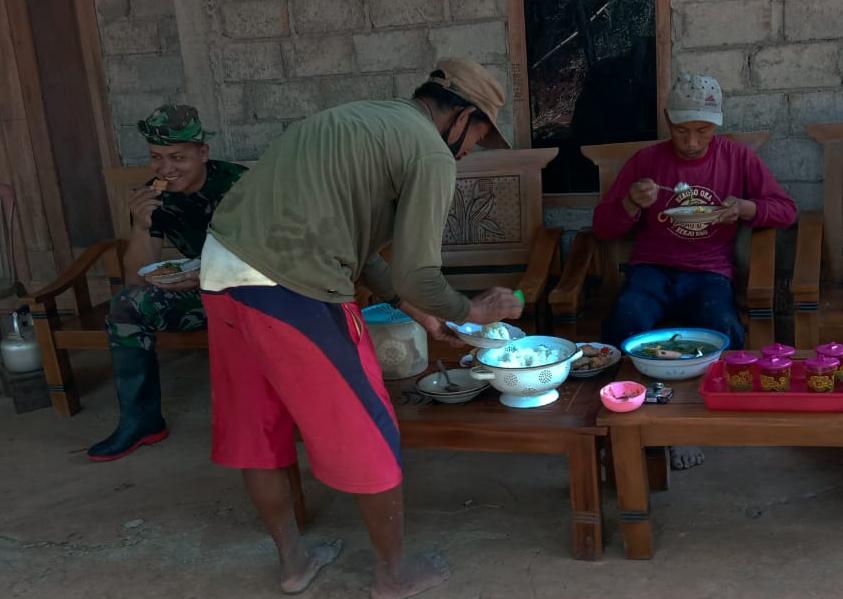 Sarapan di Rumah Warga menambah Keakraban