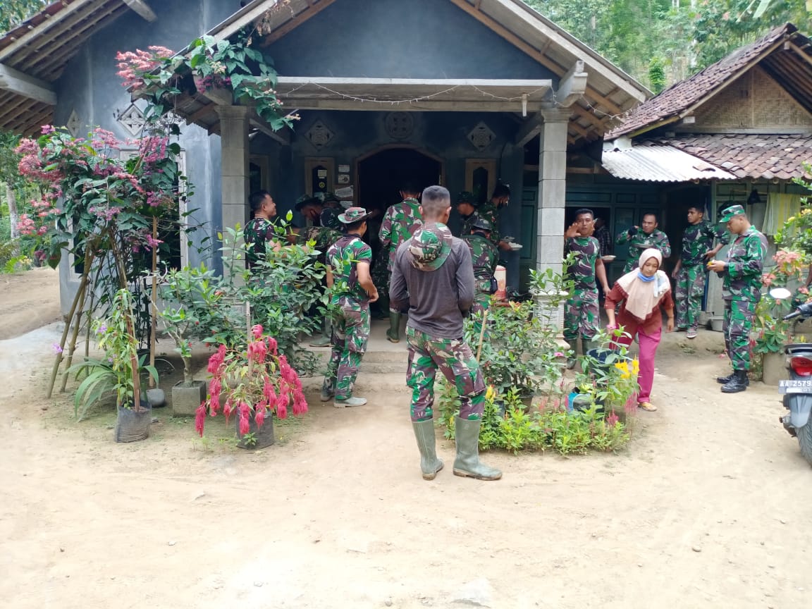 MOMEN TAK TERLUPAKAN DENGAN SATGAS TMMD REG KE-109 KODIM PURWOREJO