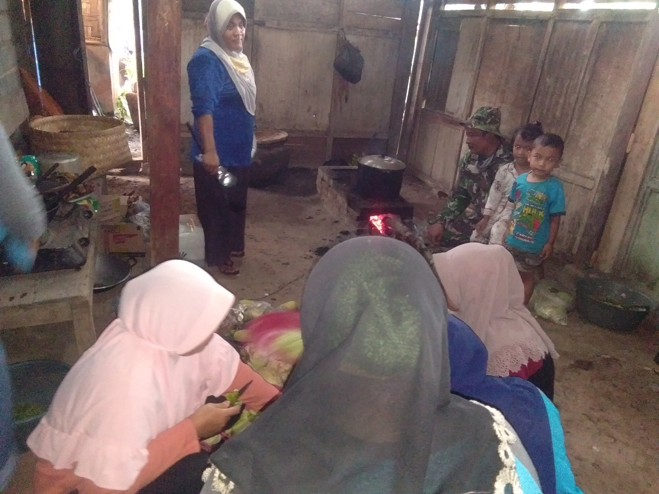 Dapurpun Tidak Lepas Jadi Sasaran Komsos Satgas TMMD