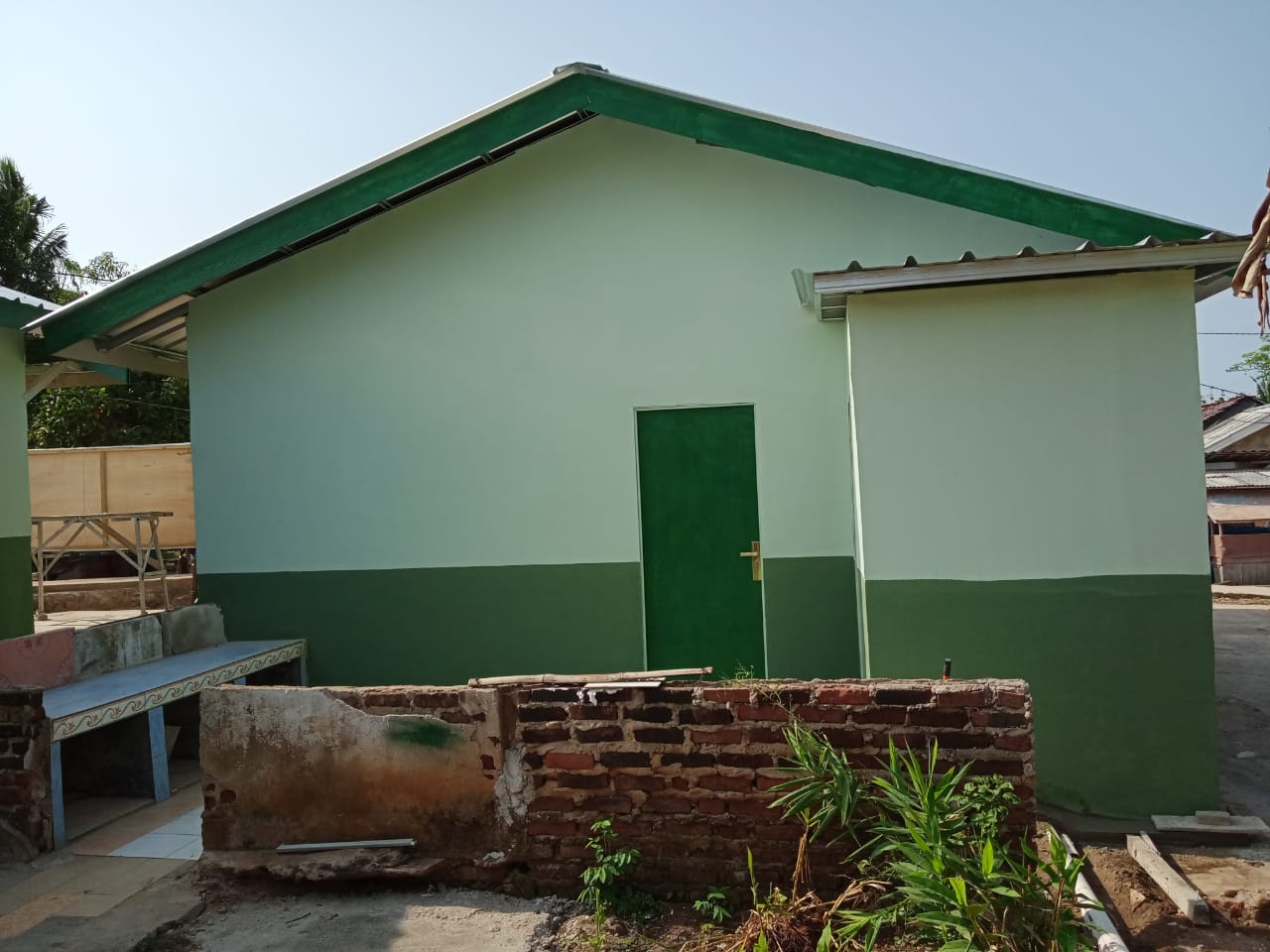 IBU KUSNIAH MERASA BAHAGIA DENGAN RUMAH YANG SUDAH DI RENOVASI