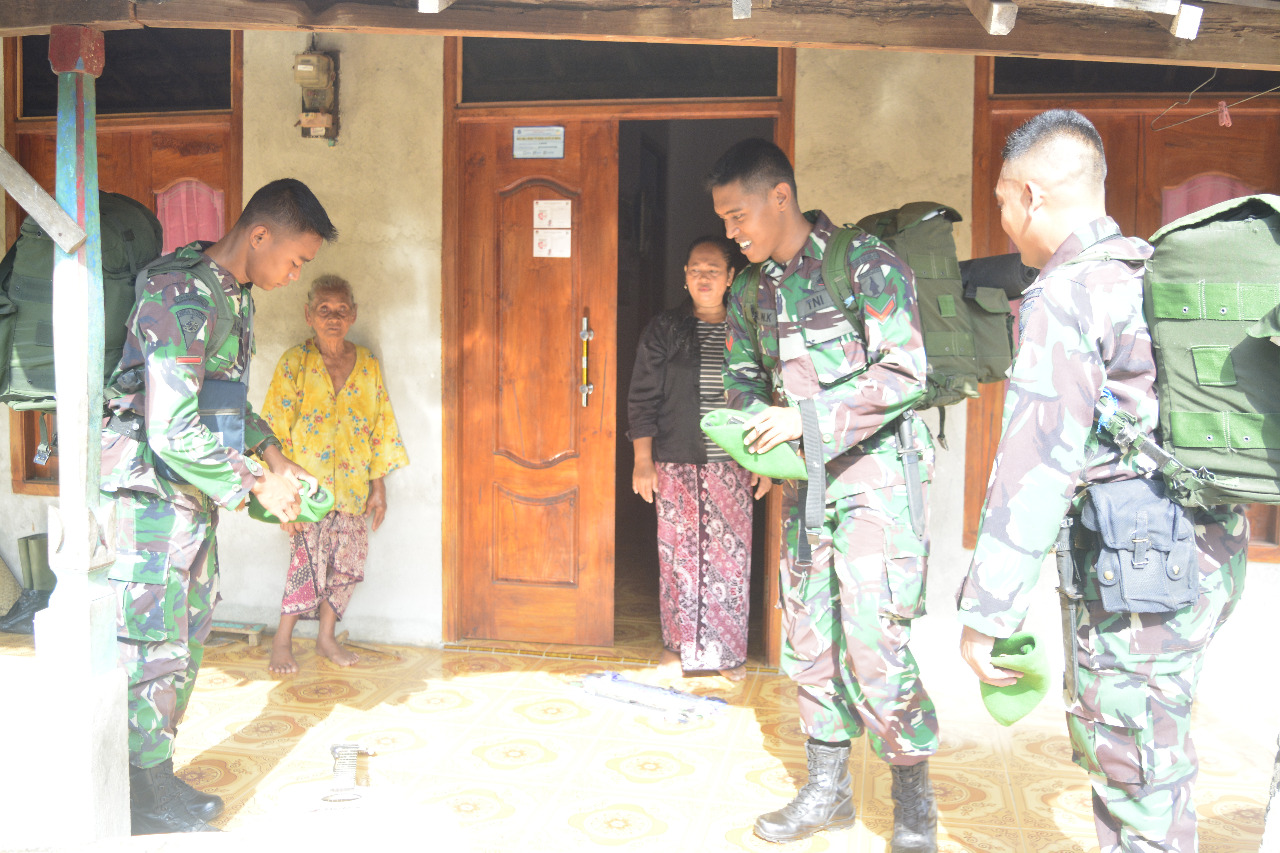 Derai Air Mata Iringi Kepulangan TNI Satgas TMMD