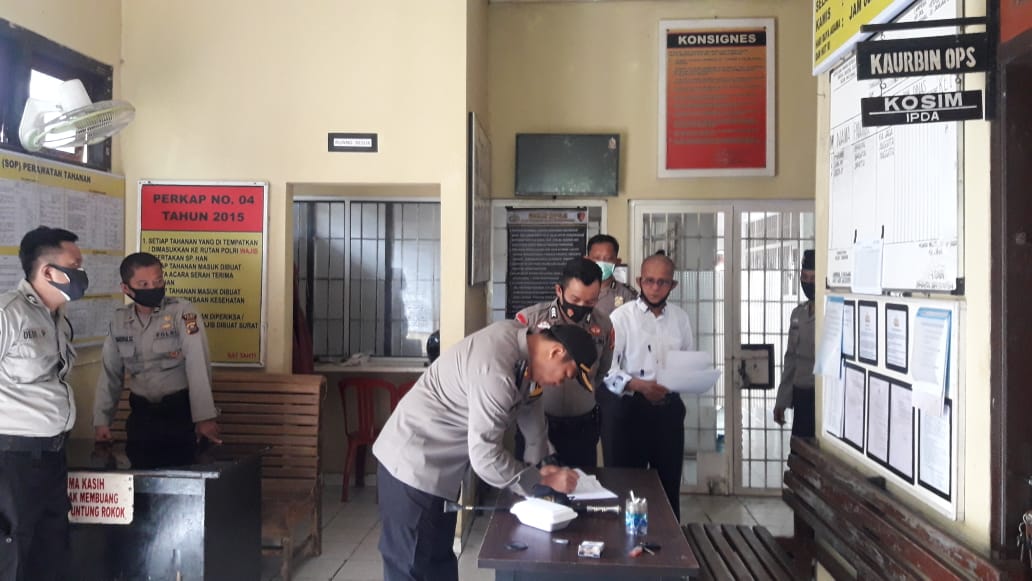 Kapolres Mura AKBP Efrannedy Lihat Kondisi Para Tahanan