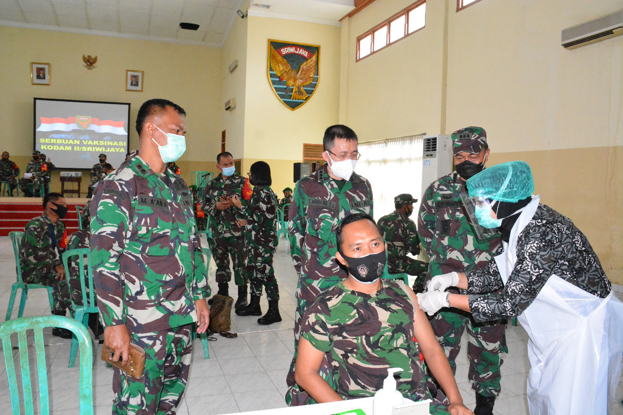 Lanjutan Serbuan Vaksinasi Covid-19, Ratusan Personel TNI Jajaran Kodam II/Sriwijaya Divaksin Covid-19