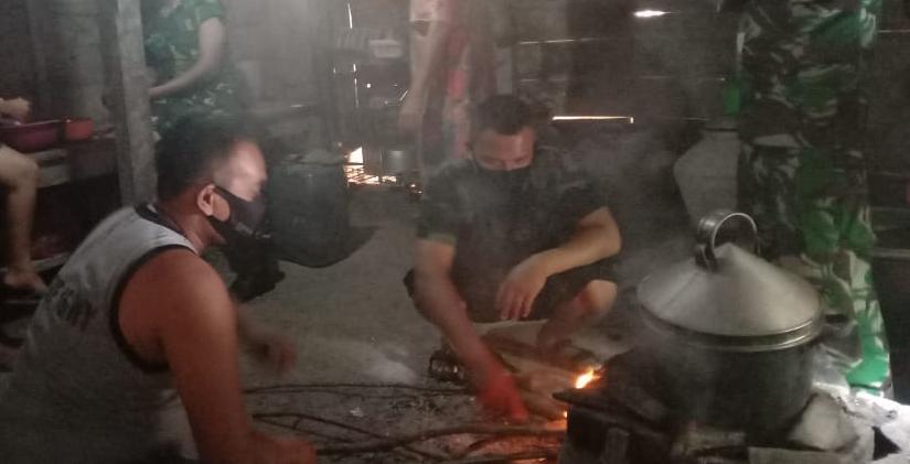 Kesibukan Satgas TMMD Kodim Bojonegoro Saat Malam Hari