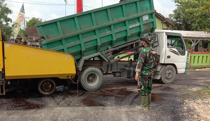 Pengaspalan Jalan TMMD Bojonegoro Desa Ngrancang 100% Tuntas