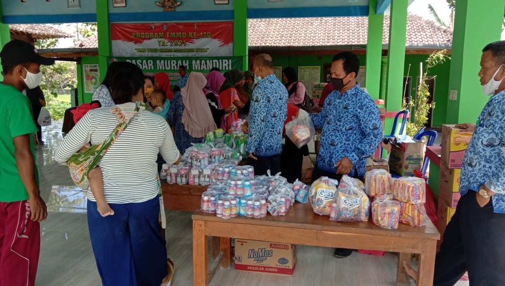 Pasar Murah Mandiri TMMD Bojonegoro Diserbu Warga