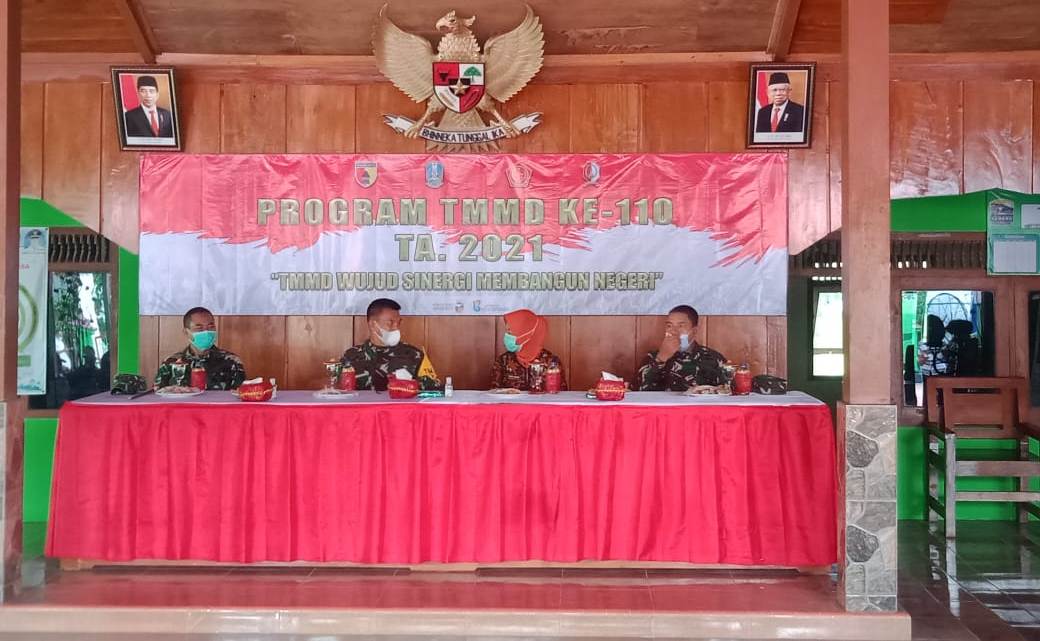 TMMD Bojonegoro, Masyarakat Sasaran Terima Bantuan Sembako