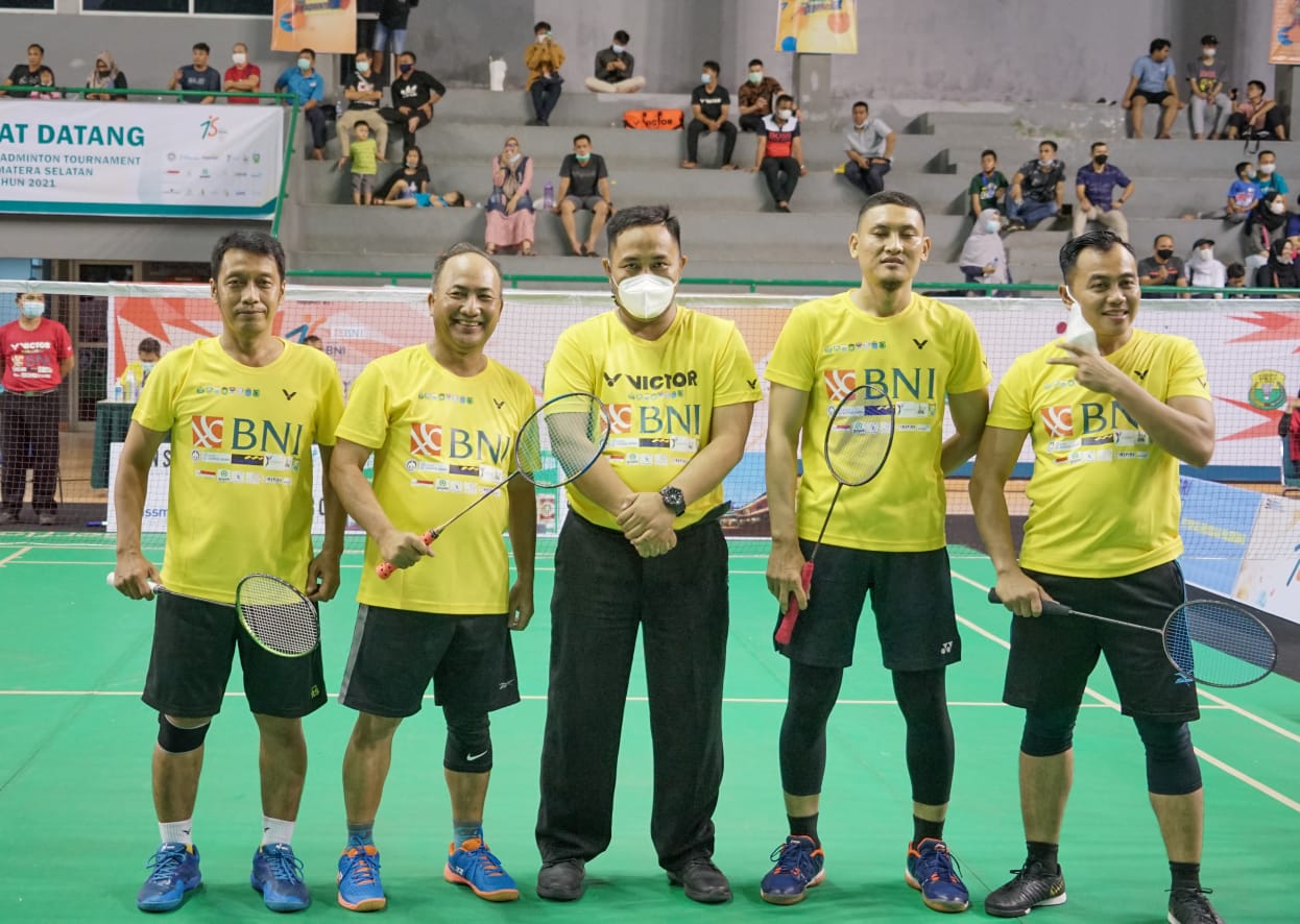Sekda Muba Apriyadi Buat Semarak Executive Badminton Tournament