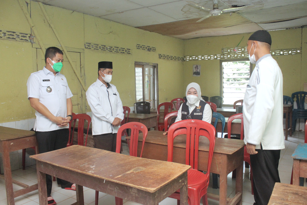 Empat tahun belajar numpang di masjid, Fitri akan perjuangkan pembangunan gedung sekolah anak Pulokerto