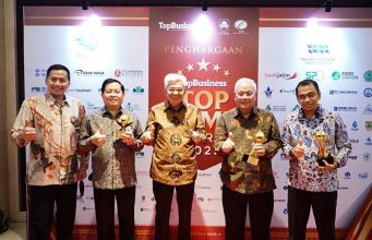 Untuk Ketiga Kalinya Gubernur Herman Deru Terpilih Sebagai Top Pembina BUMD 2022
