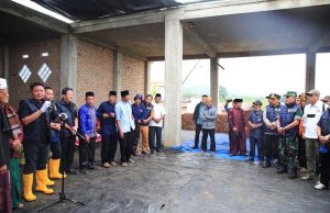 Kunker di Semendo Darat, Herman Deru Silaturahmi Dengan Jemaah Masjid Baitul Jannah