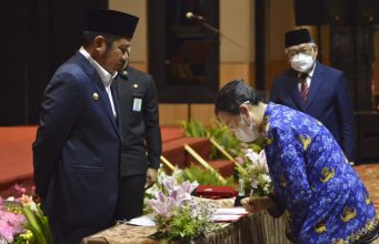 Ambil Sumpah dan Janji 750 PNS Sumsel, Herman Deru : PNS Harus Bekerja Ikhlas, Jujur dan Penuh Tanggung Jawab