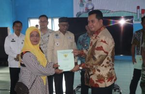 Bupati dan Wabup Serahkan 556 Sertifikat Tanah Secara Simbolis