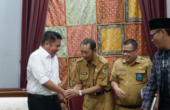 Gubernur Herman Deru Pastikan Dukungan Penuh untuk Karang Asem Festival 2025