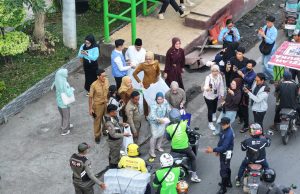 TP PKK Palembang dan RA Group Wujudkan Kepedulian Sosial Ramadan Lewat Takjil Gratis