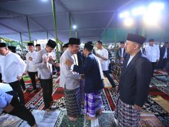 Gubernur Herman Deru dan Wakil Gubernur Cik Ujang Salat Idul Fitri Bersama, Ajak Masyarakat Perkuat Kerukunan