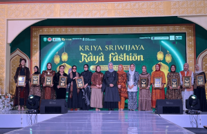 Kriya Sriwijaya Raya Fashion Meriahkan Semarak Idulfitri di Kota Pempek