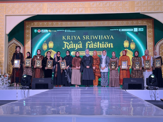 Kriya Sriwijaya Raya Fashion Meriahkan Semarak Idulfitri di Kota Pempek