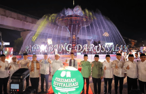 Ratu Dewa Resmikan Air Mancur Cempako Telok , Ikon Baru Palembang Darussalam