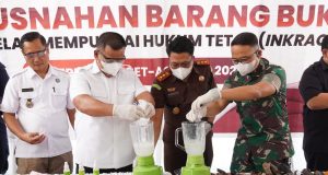 Kejari OKI Musnahkan Narkotika hingga Senjata Api dari Perkara Inkracht